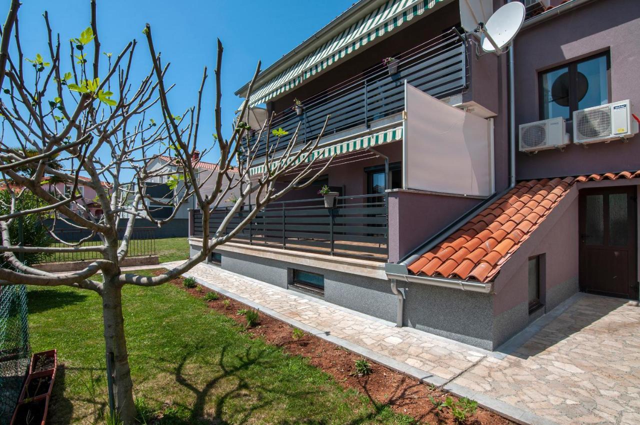 Apartments Kajfes Fažana Exterior foto